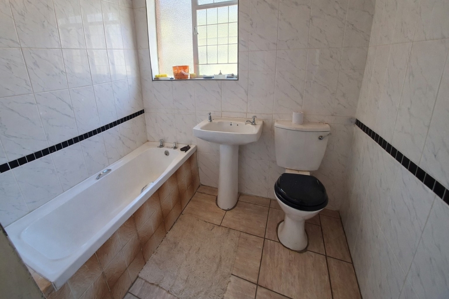 3 Bedroom Property for Sale in Phuthaditjhaba Free State
